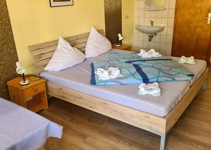 לינה וארוחת בוקר Zum Feti Und Restaurant רודסהיים אם ריין